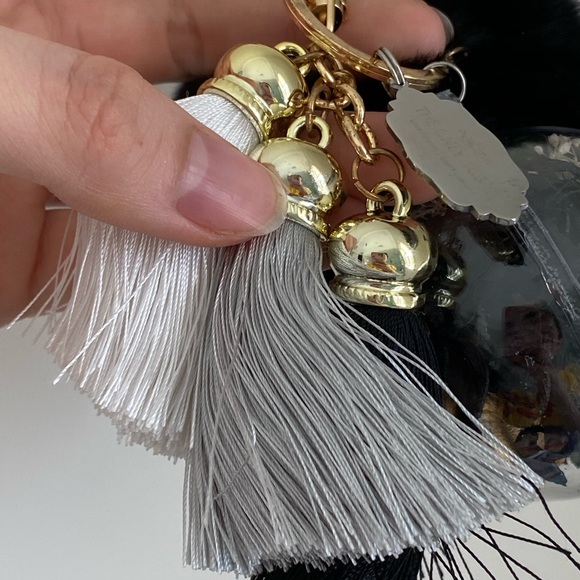 NEW The Only Roses Keychain Charm - Picture 3 of 7